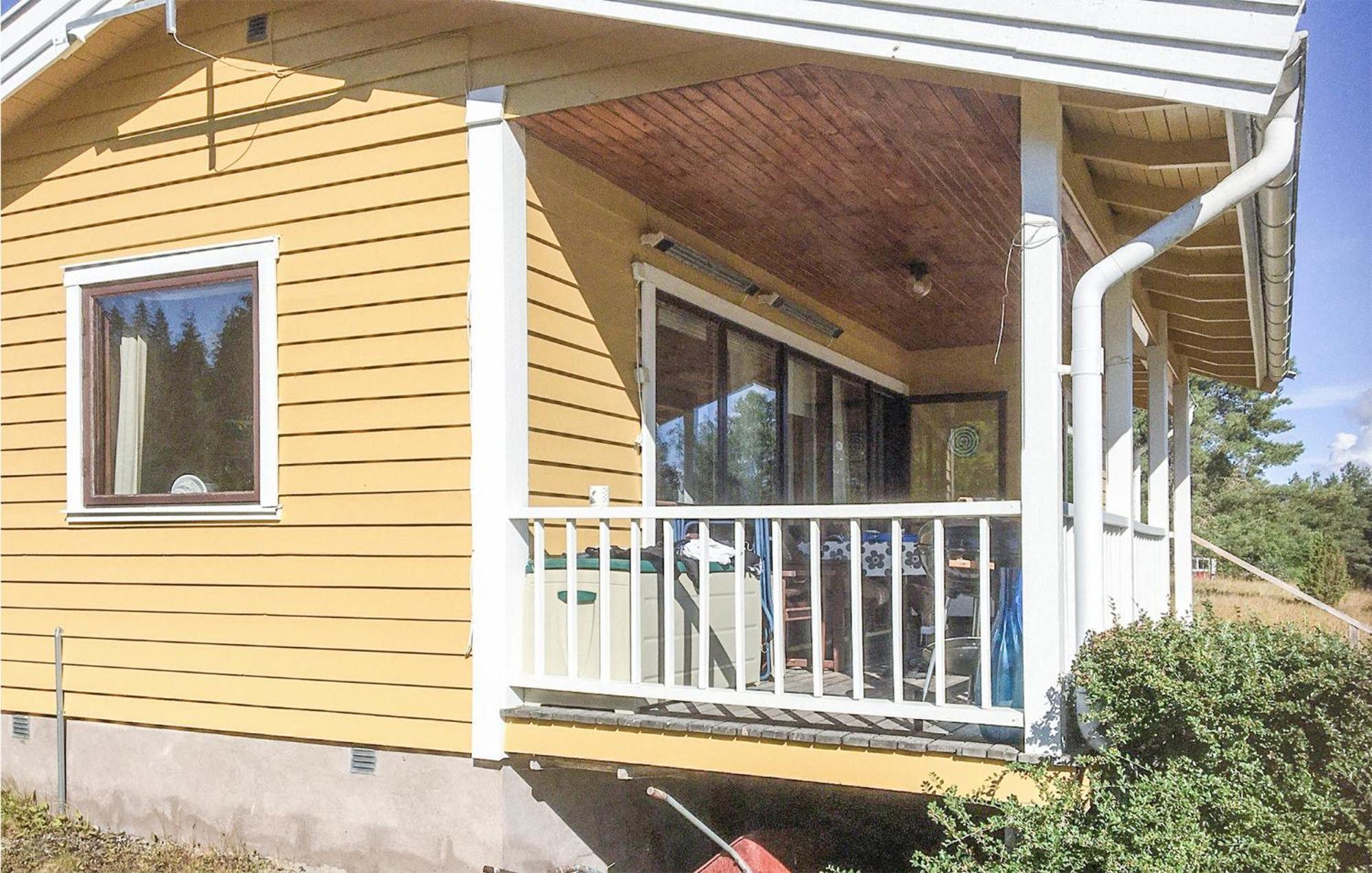 Awesome Home In Lenhovda With Wifi Extérieur photo