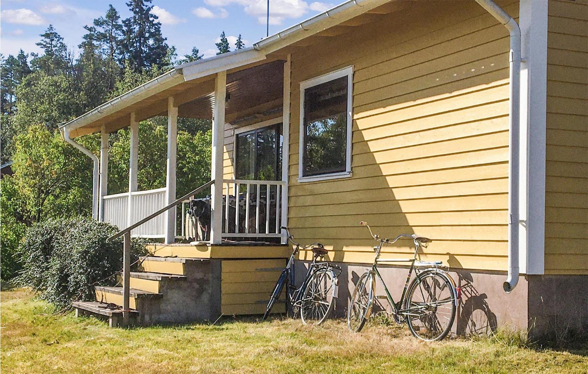 Awesome Home In Lenhovda With Wifi Extérieur photo