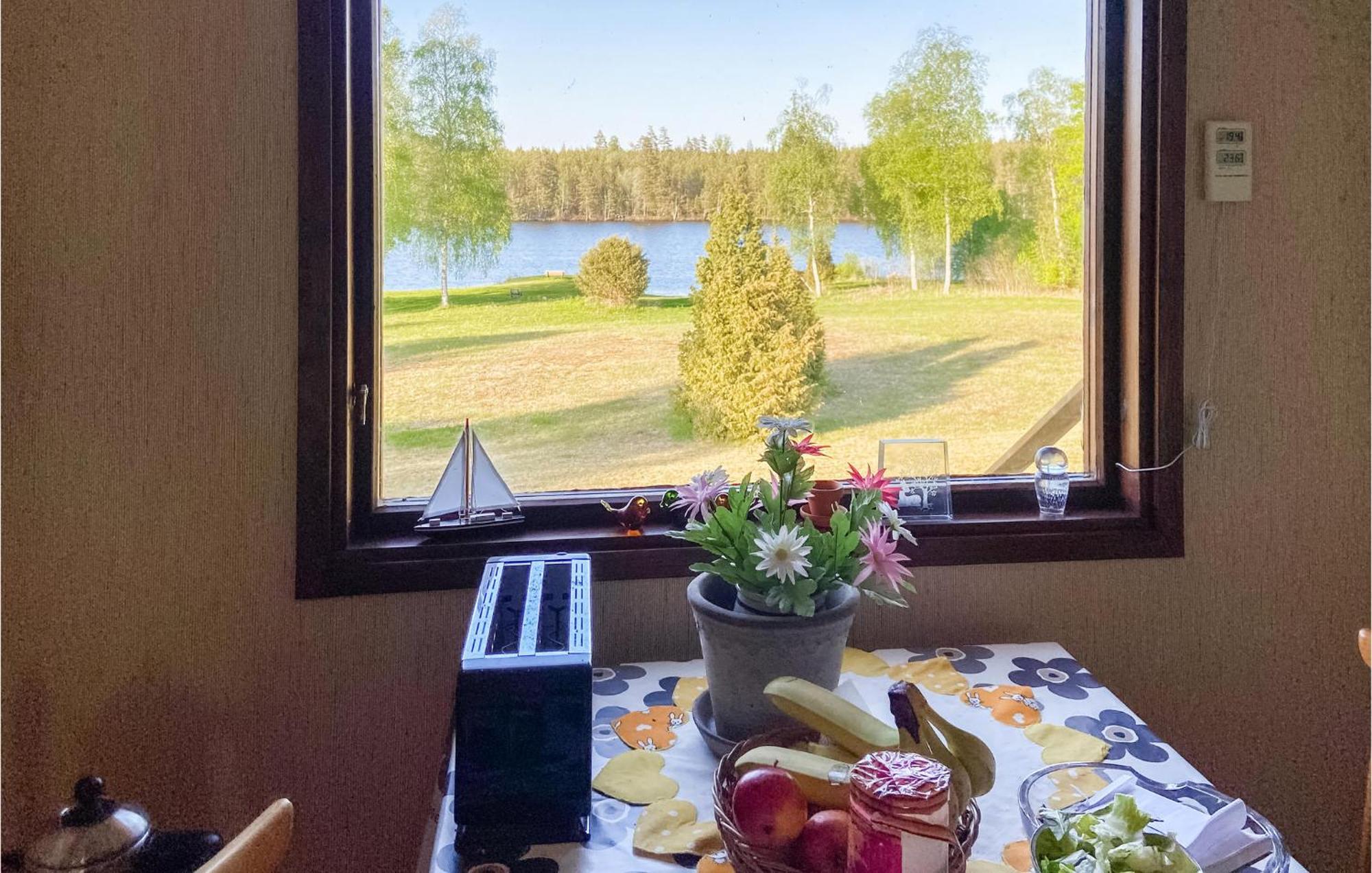 Awesome Home In Lenhovda With Wifi Extérieur photo